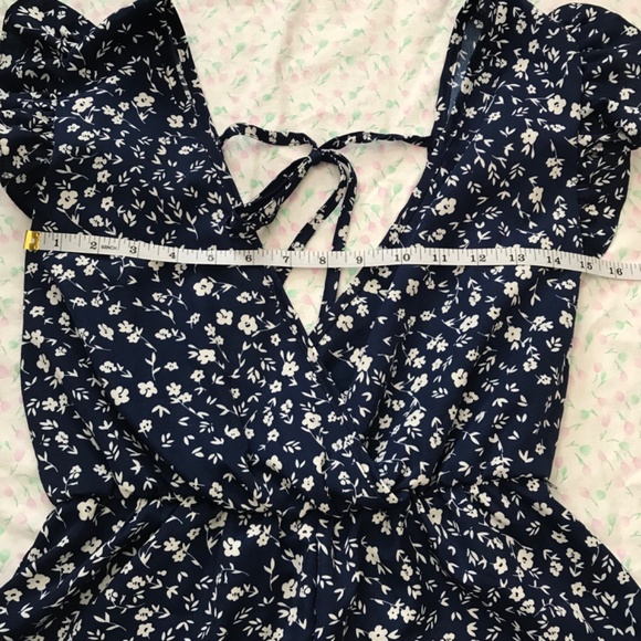SHEIN Deep V-Neck Frill Tie Accent Floral Romper XS Dark Navy Blue White - Picture 11 of 16